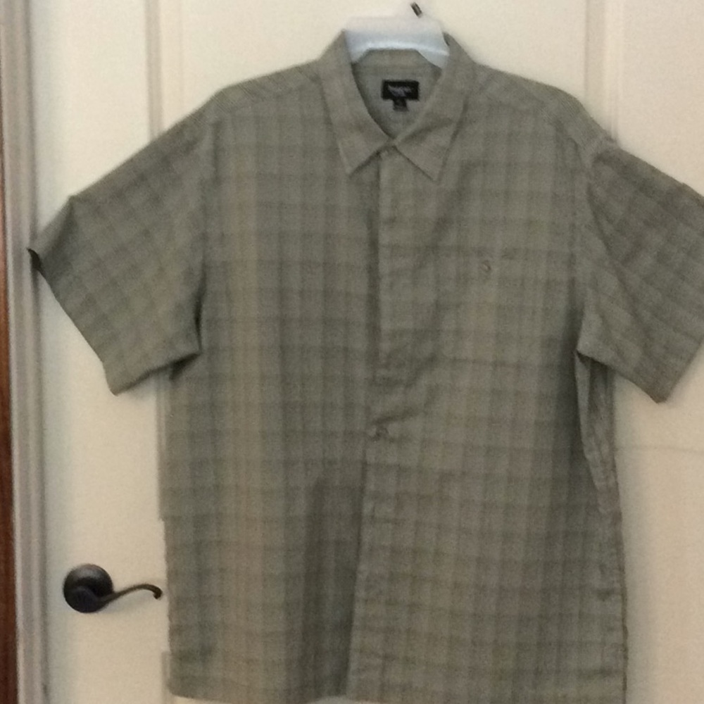Men’s Light Green Haggar dress shirt